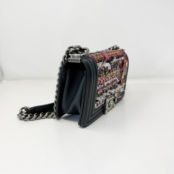 CHANEL MULTICOLOUR TWEED SMALL BOY BAG - Picture 2 of 10